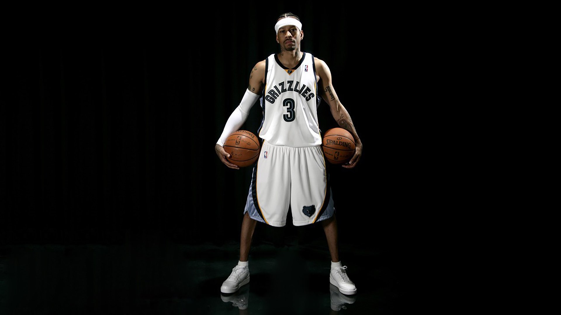 综合体育系“立定跳远王”挑战赛 各年级高手集中一场